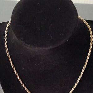 Elegant Gold-Toned Necklace